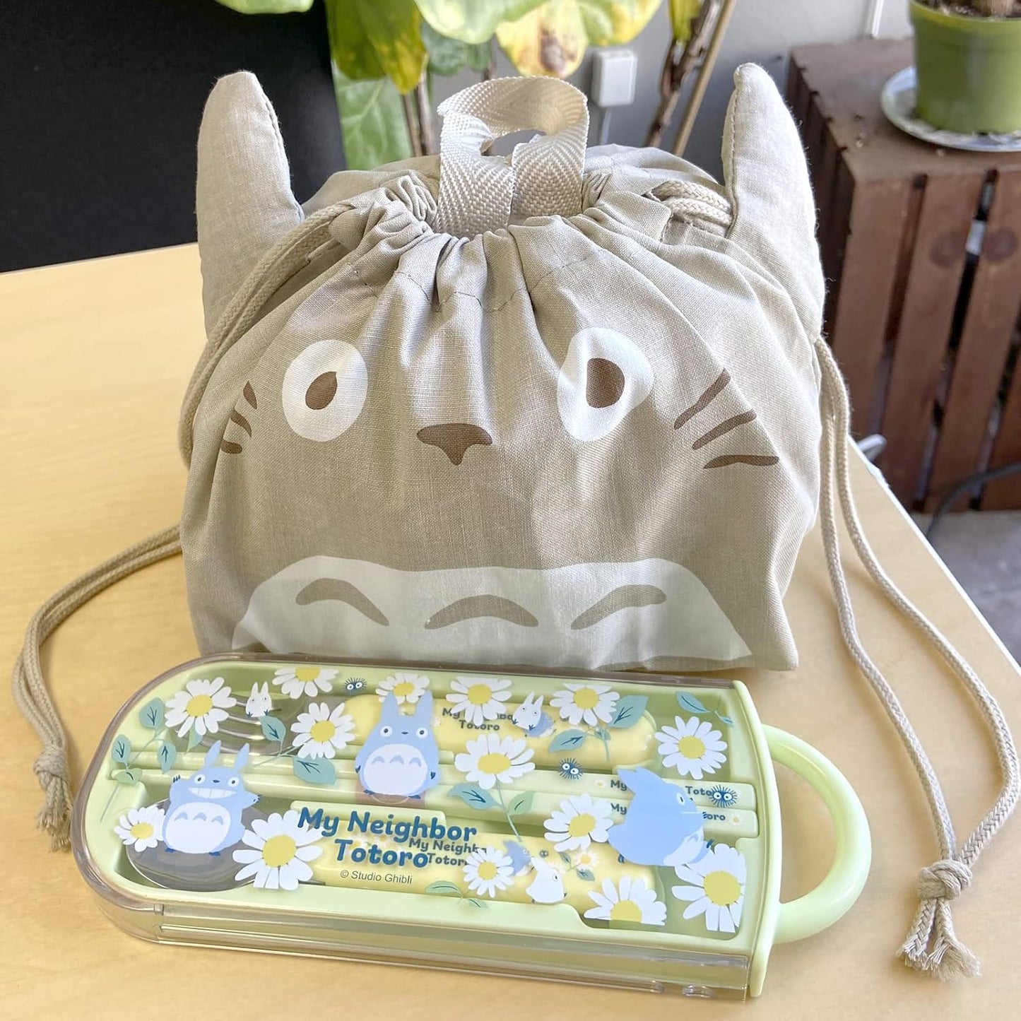 Juego de utensilios de cocina My Neighbor Totoro - Incluye tenedor, cuchara, palillos y estuche reutilizables - Auténtico diseño japonés - Duradero y apto para lavavajillas